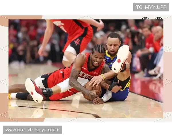 勇士战术演练:库里与格林连线测试多变出手 勇士战术演练:库里与格林连线测试多变出手